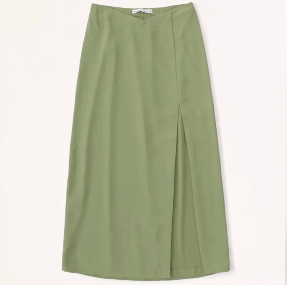 Green midi skirt